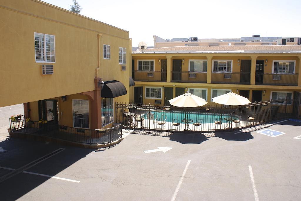 Napa Valley Hotel&Suites Exterior foto